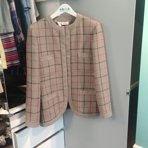 Valentino Jackets & Blazers - Valentino vintage jacket size 8 in EUC